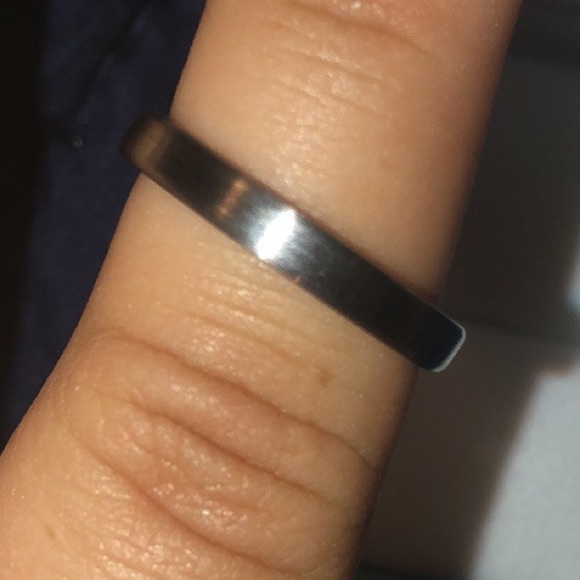 Men’s wedding band - Picture 2 of 2